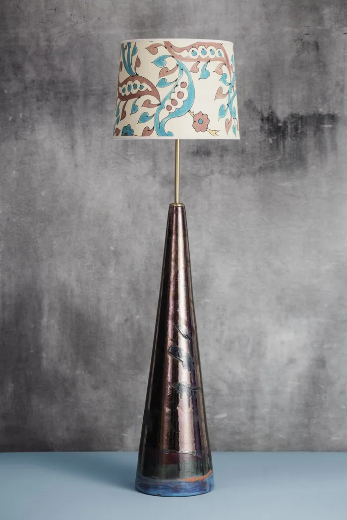 Triangle Floor Lamp (Bronze)