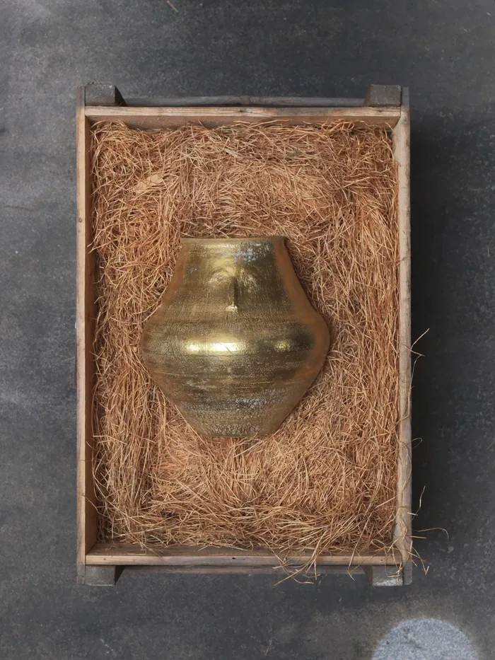 Totem Face Gold Urn