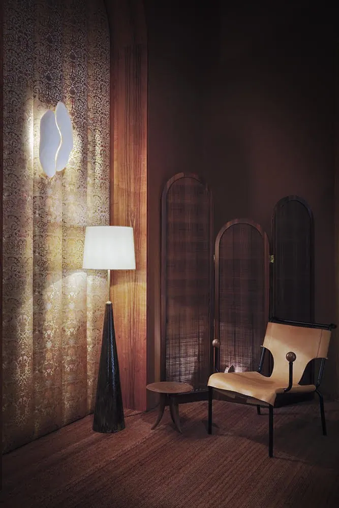 Triangle Floor Lamp (Bronze)